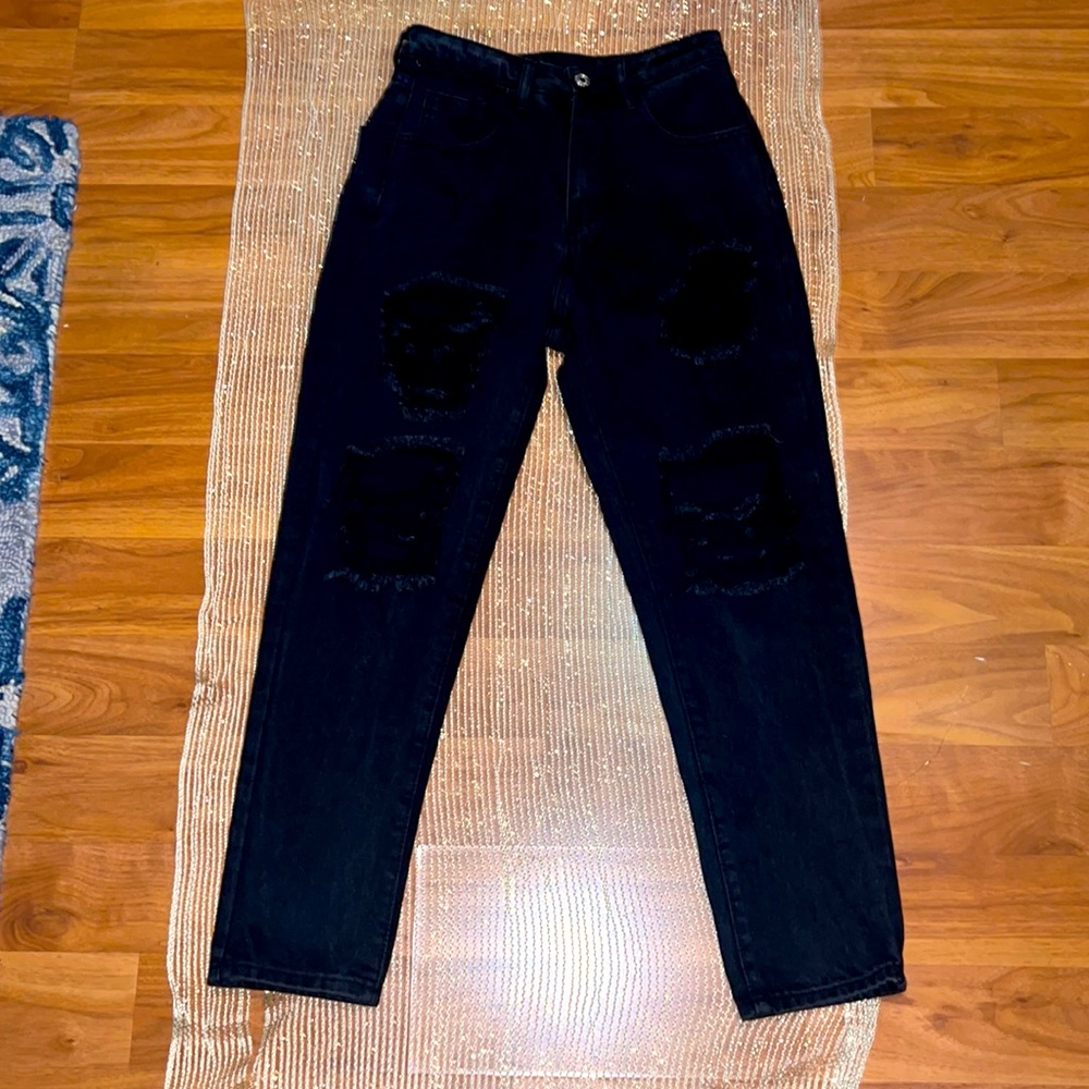 Ripped Skinny Black Jeans!🖤🍍🍍🍍